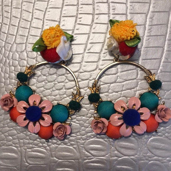 H&M earrings - Picture 2 of 4